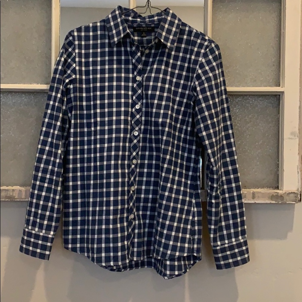 Plaid Button down Blouse/Long Sleeve Shirt